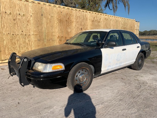 2009 Ford Crown Victoria 4 Door Police Cruiser