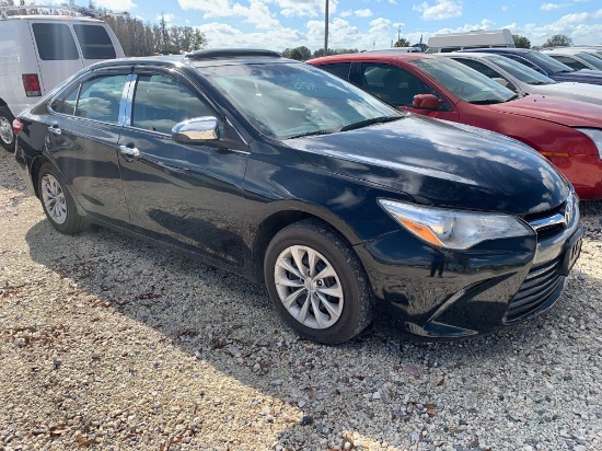 2015 Toyota Camry Hybrid 4 Door Sedan