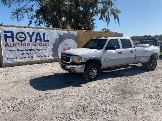 2004 GMC Sierra 4x4 Crew Cab Dually Pickup Truck