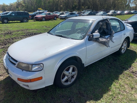 1997 Nissan Maxima 4 Door Sedan