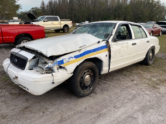 2010 Ford Crown Vic Wrecked Police Cruiser