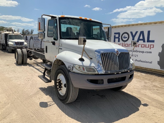 2013 International DuraStar 4300 Cab & Chassis Truck