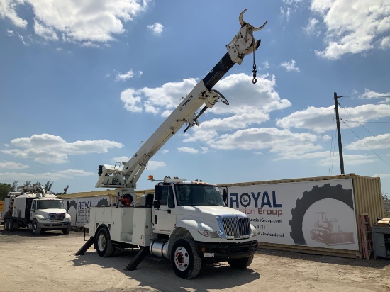 2011 International DuraStar 4400 Digger Derrick Truck