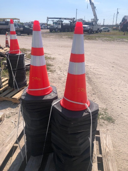 Unused 2021 AGROPTS Highway Cones