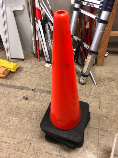 6 Traffic Cones