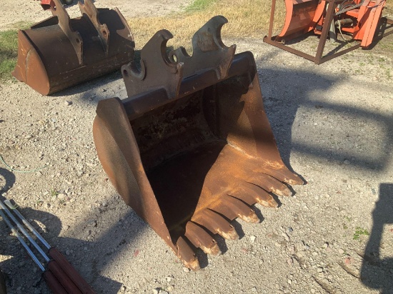 35in Digging Bucket with Teeth