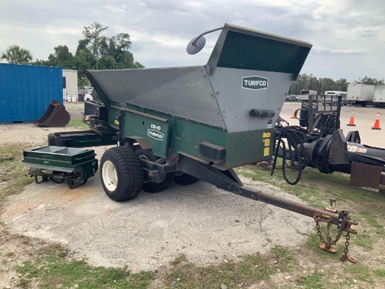 Turfco CR-10 Towable Top Dresser