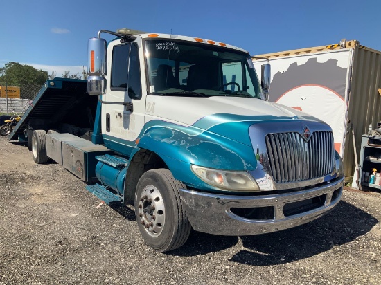 2011 International DuraStar 4400 Rollback Tow Truck