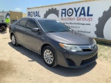2014 Toyota Camry 4 Door Hybrid Sedan