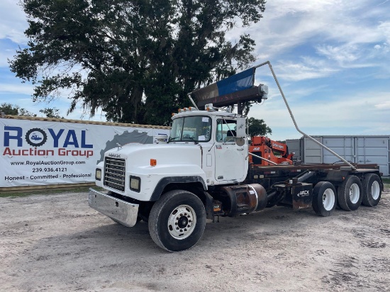 2003 Mack RD688S Tri-Axle Galbreath Rolloff Truck