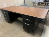 4 Desks