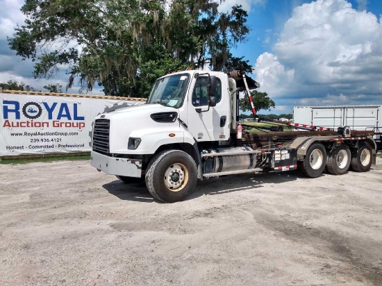 2014 Freightliner 114SD Galbreath Tri-Axle Roll-Off Truck