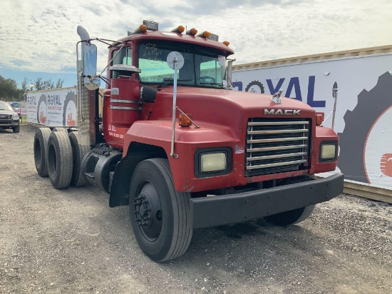 1998 Mack RD600 Day Cab Truck