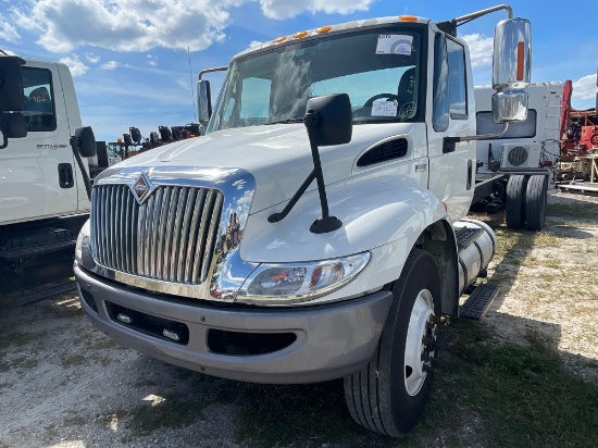 2013 International DuraStar 4300 Cab and Chassis Truck