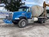 2005 Mack CT713 11 Yard McNeilus T/A Concrete Mixer Truck