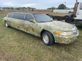 2001 Lincoln Town Car Limousine