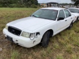 2010 Ford Crown Victoria 4 Door Sedan