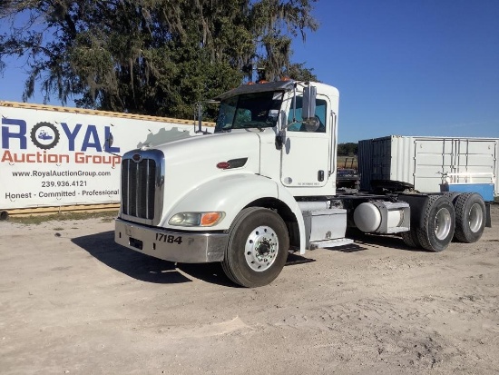 2011 Peterbilt 384 T/A Daycab Truck Tractor