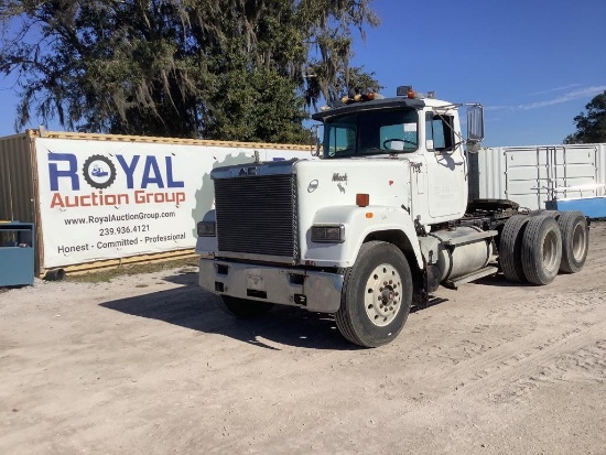1988 Mack RW613 SuperLiner Wet Kit T/A Daycab Truck Tractor