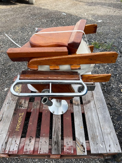 Fishing boat fighting chair