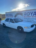 2006 Ford Crown Vic 4 Door Police Cruiser