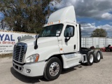 2011 Freightliner Cascadia 125 T/A Daycab Truck Tractor