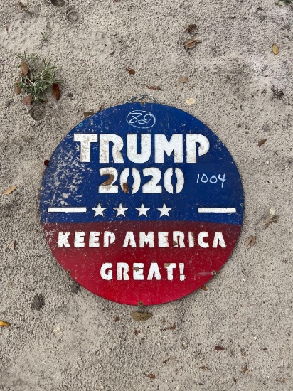 Trump 2020 sign