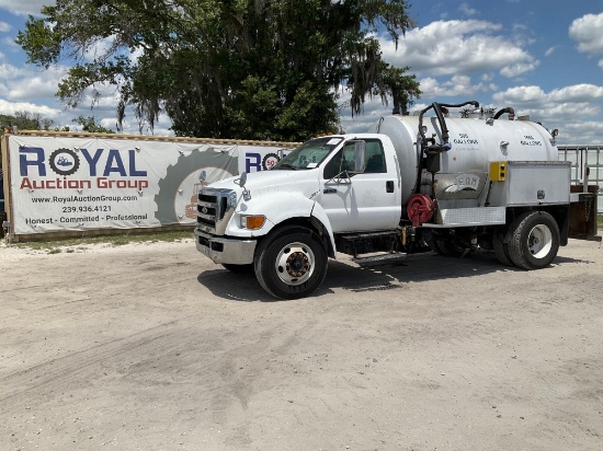 2007 Ford F-750 Tanker Truck