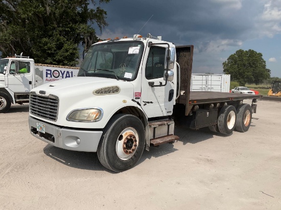 2006 Freightliner M2 106 T/A Moffett Flatbed Truck 18ft