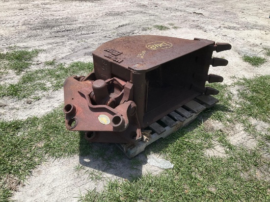 Wain Roy 23in Excavator Bucket with Swinger Coupler