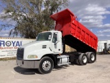 2005 Mack CXN613 T/A Dump Truck