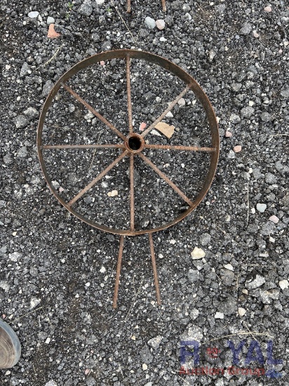 Wagon wheel yard art