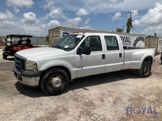 2007 Ford F-350 Crew Cab Dually Pickup Truck