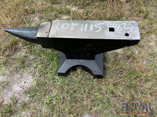 Unused 200 lbs Great Bear Cast Iron Anvil