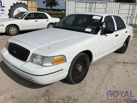 2000 Ford Crown Victoria 4-Door Police Cruiser