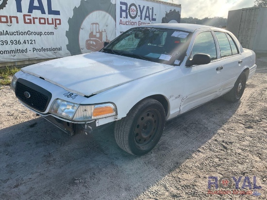 2005 Ford Crown Victoria 4-Door Police Cruiser