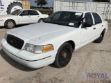 2000 Ford Crown Victoria 4-Door Police Cruiser