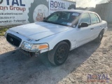 2005 Ford Crown Victoria 4-Door Police Cruiser
