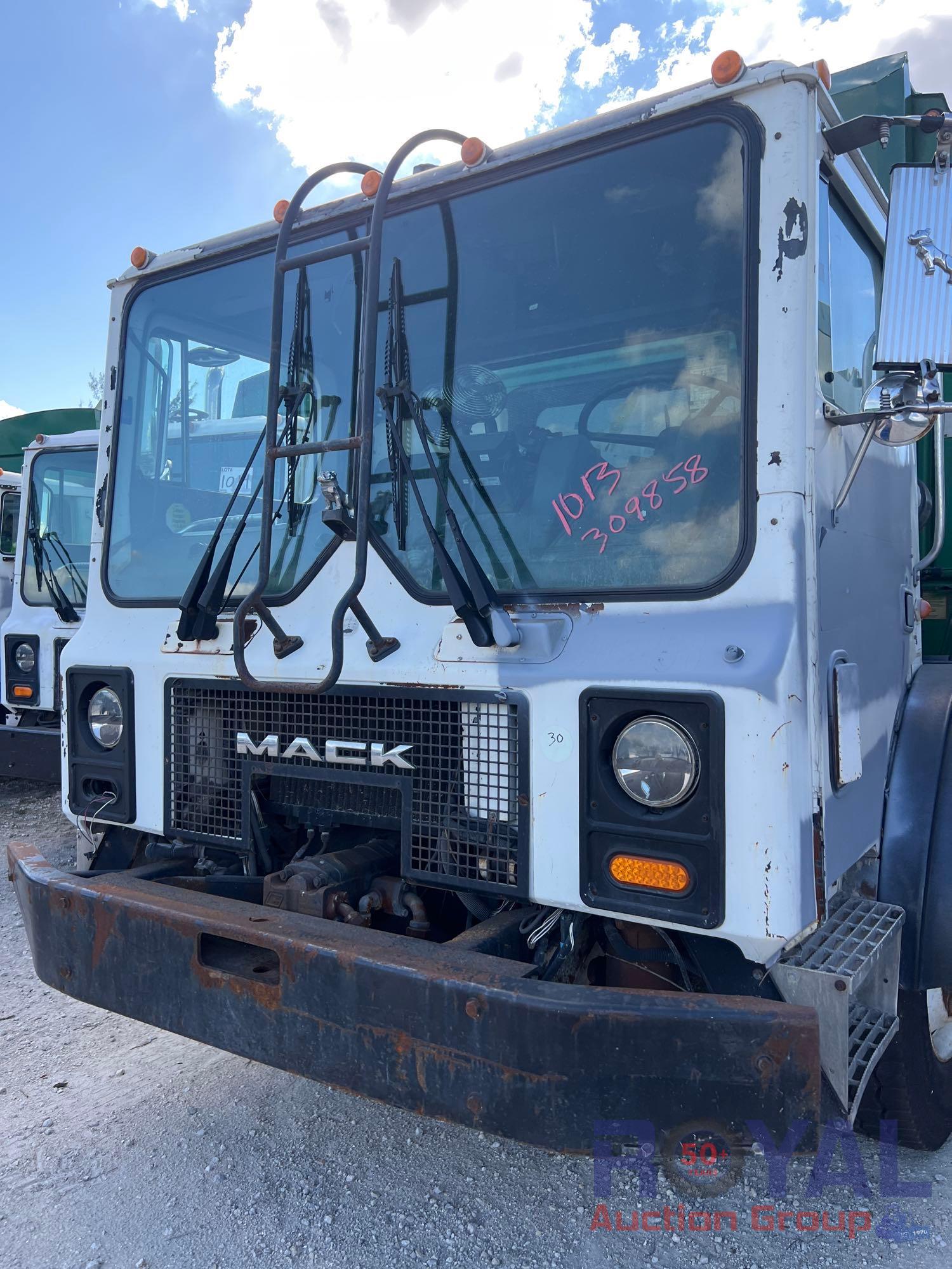 2006 Mack MR688S McNeilus 3213 Rear Loader | Proxibid