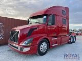 2006 Volvo VNL T/A SLeeper Truck Tractor