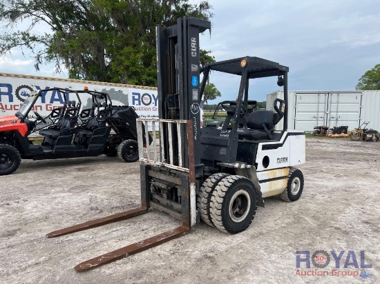 Clark GPX30 Forklift