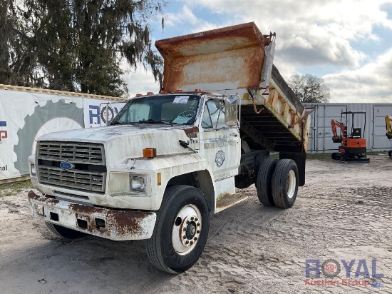 1993 Ford F700 Dump Truck