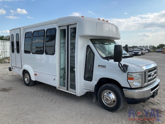 2013 Ford E-450 Shuttle Bus