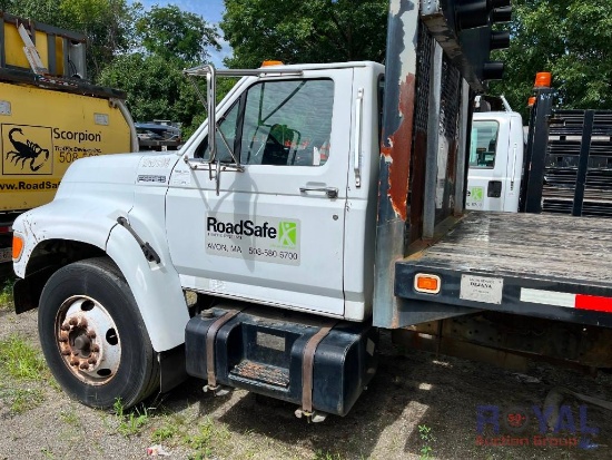 1999 Ford F800 Attenuator TMA Truck