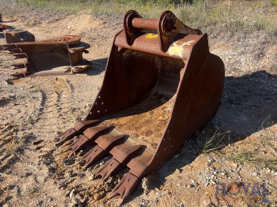 44in Excavator Digging Bucket with Hensley Teeth