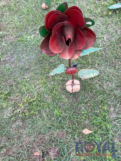 Metal Rose Lawn Art