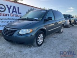 2005 Chrysler Town and Country Passenger Van