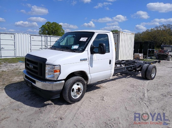 2022 Ford E-450 16FT Cab and Chassis Truck