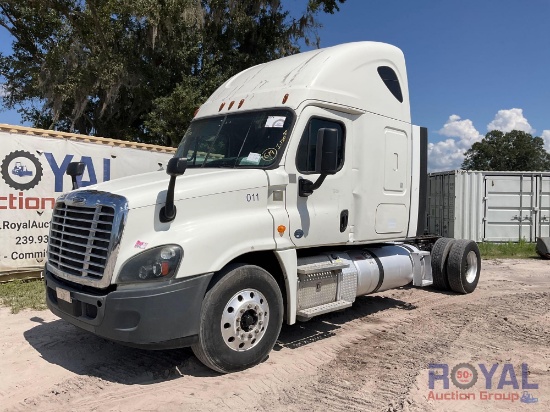 2014 Freightliner Cascadia 125 Sleeper Truck Tractor