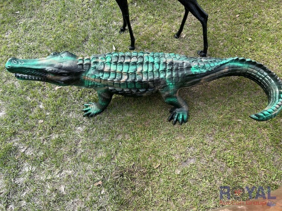 Alligator Lawn Art